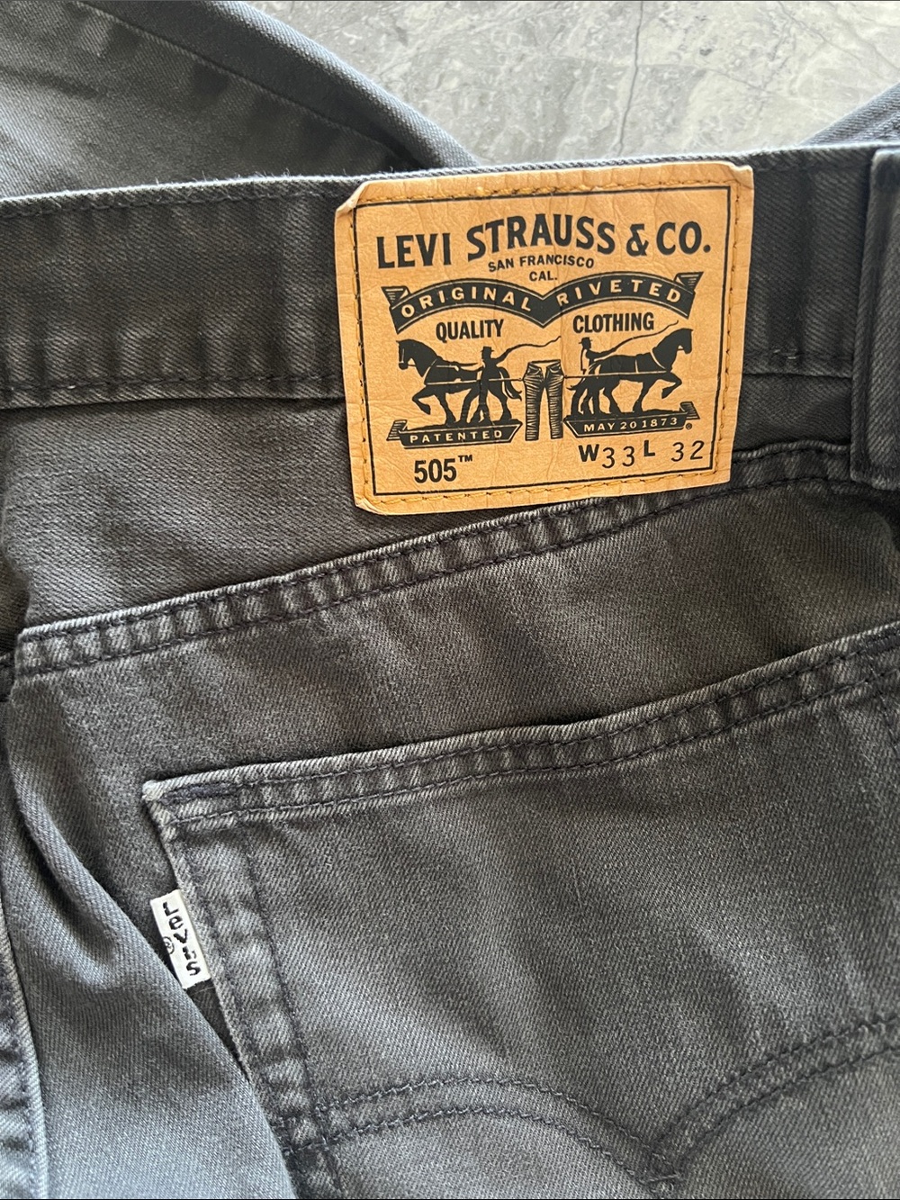 Levi’s 505 Men’s Regular Fit Gray Jeans 33x32 Straight Leg Denim - Picture 7 of 9